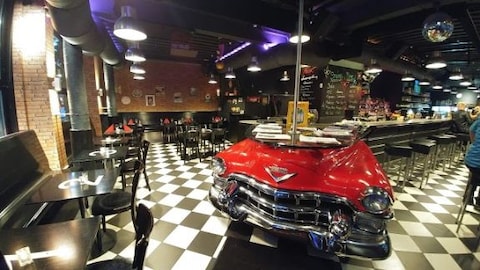 Max Restaurant & Car-Bar