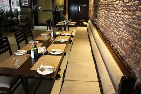 Bistro 226