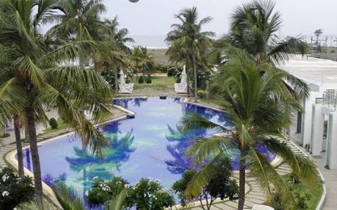 Grande Bay Resort and Spa