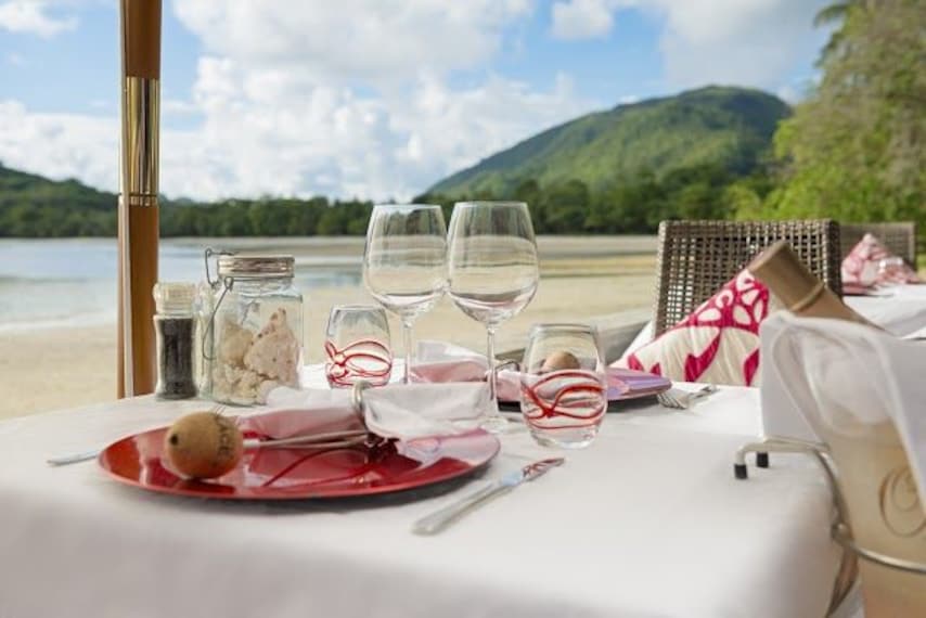 mahe_delplace_bar_and_restaurant