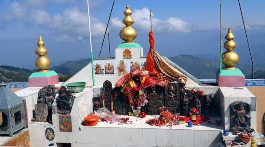 Shikari_devi_temple_3