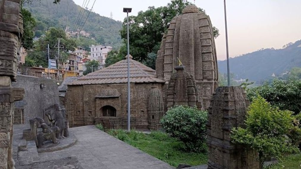 Triloknath_temple_2