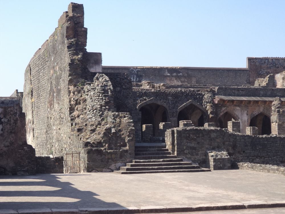 Champa_Baoli_and_Hammam_2