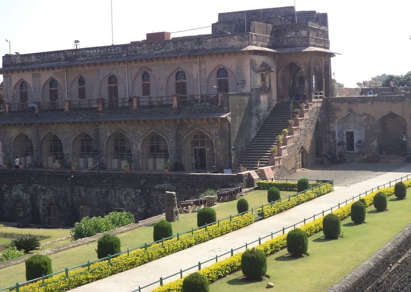 Jahaz Mahal | Mandu - What to Expect | Timings | Tips - Trip Ideas by ...