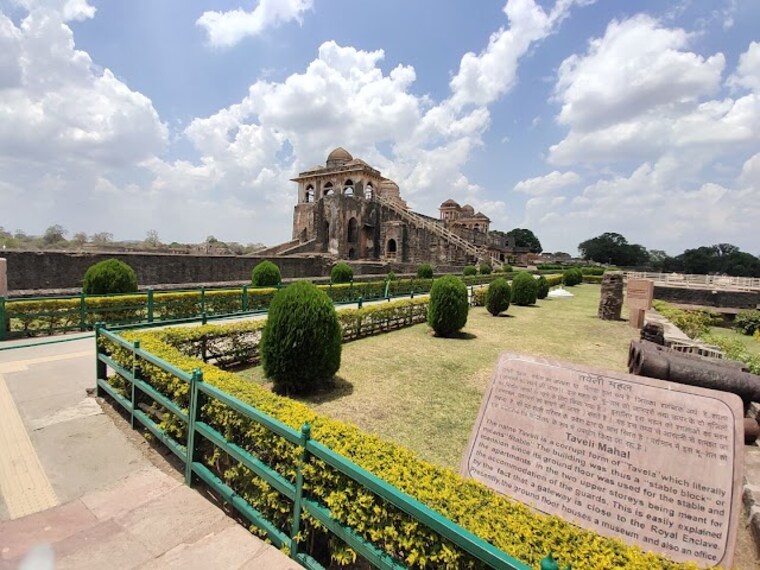 Taveli_Mahal_1