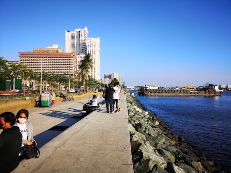 Manila_Baywalk_2