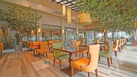 Cafe llang-llang