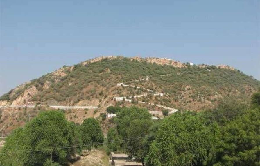 mathura_govardhan_hill