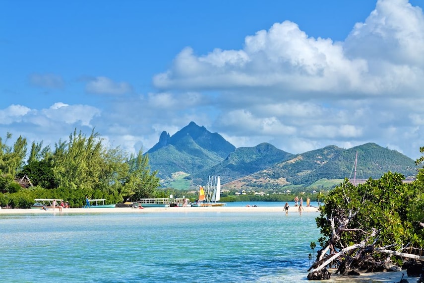 Aux_Cerfs_Beach_2