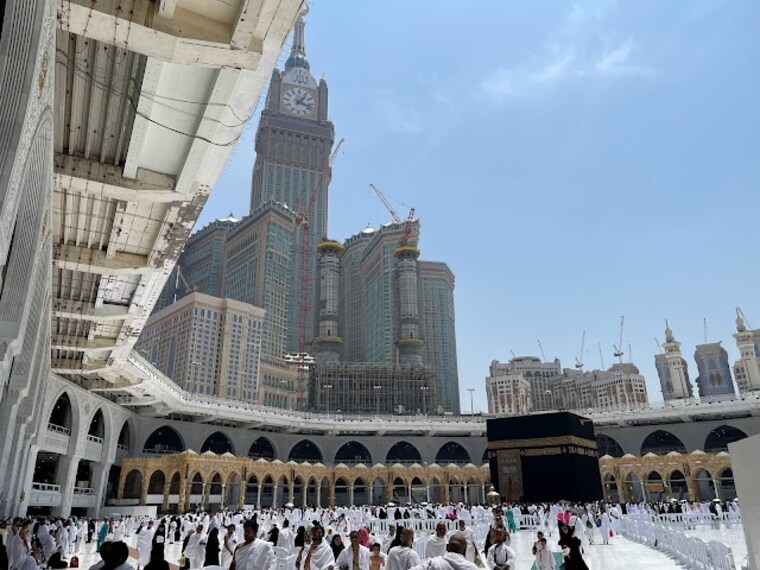 The-Clock-Towers-mecca-2