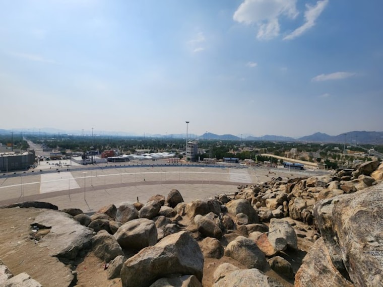 mount-arafat-mecca-4