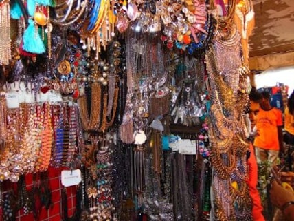 Shopping at Colaba Causeway Market