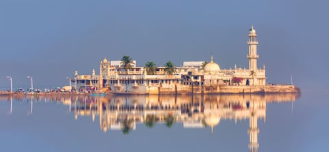 Experience serenity at Haji Ali Dargah