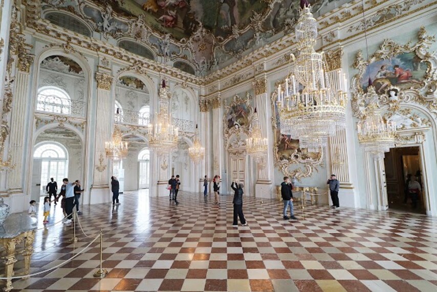 Schloss_Nymphenburg_2