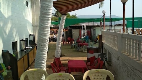New Sea Rock Restaurant