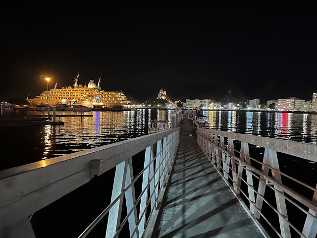 Mutrah_Corniche_4