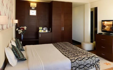 Honeymoon Inn