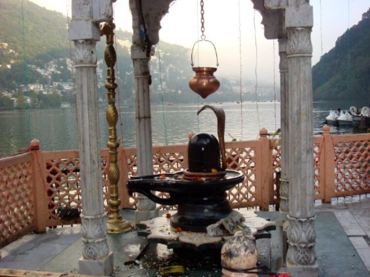 naina_devi_temple_nainital_2