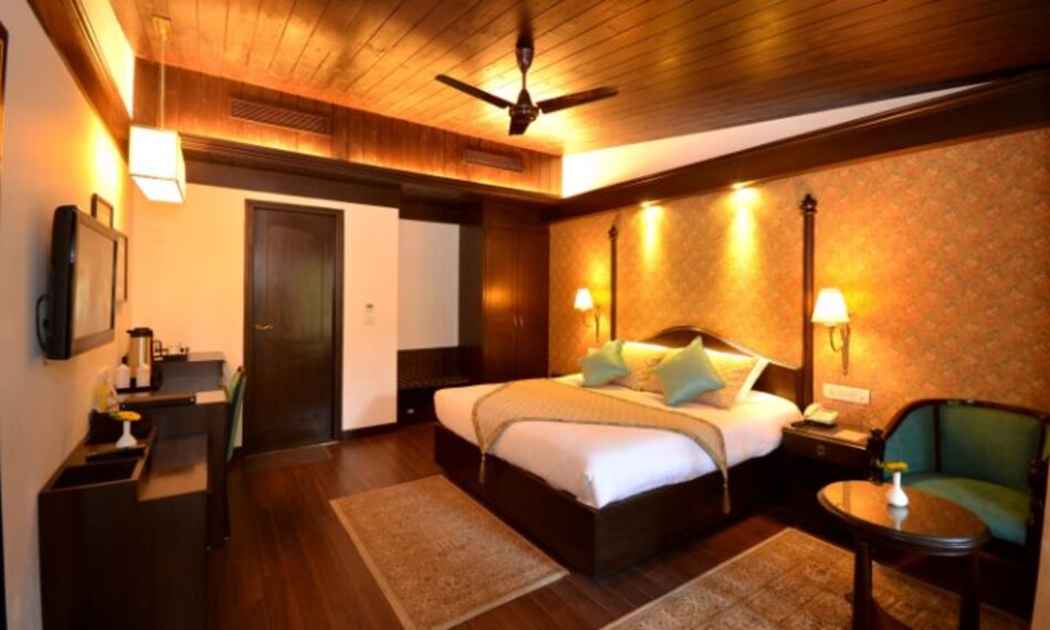 nainital_shervani_hilltop_2