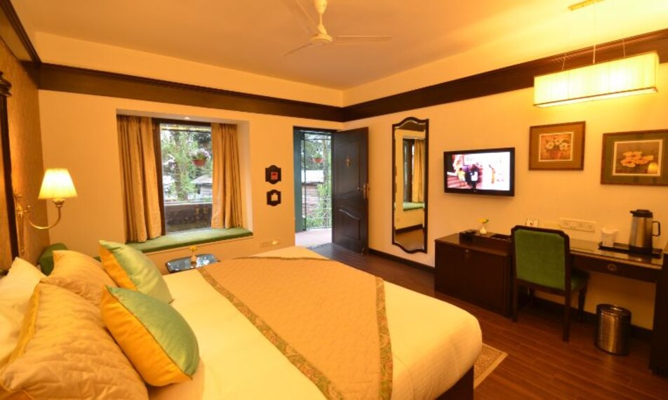 nainital_shervani_hilltop_4