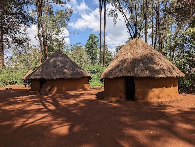 Bomas_of_Kenya_Tour_1