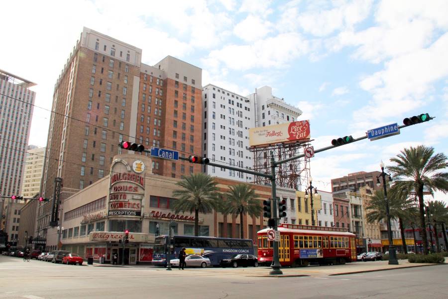 New_Orleans_Canal_Street_2