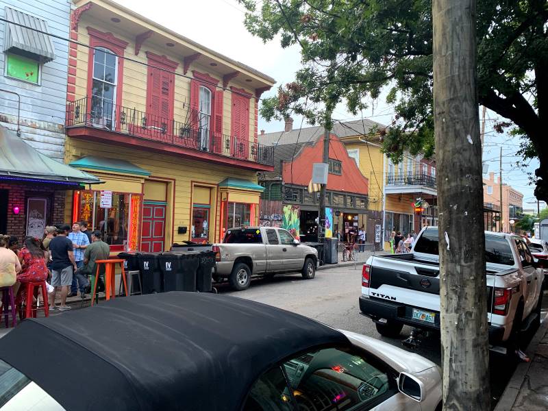 New_Orleans_Frenchmen_Street_1
