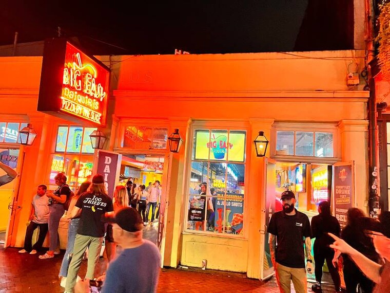 New_Orleans_Bourbon_Street_8