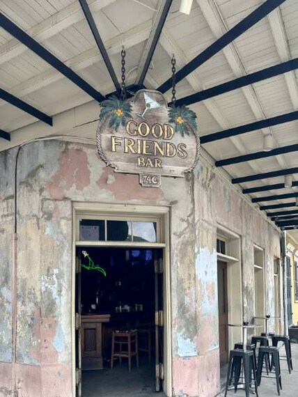 New_Orleans_Good_Friends_Bar_4