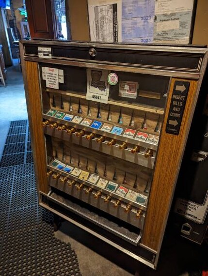 New_Orleans_Good_Friends_Bar_6