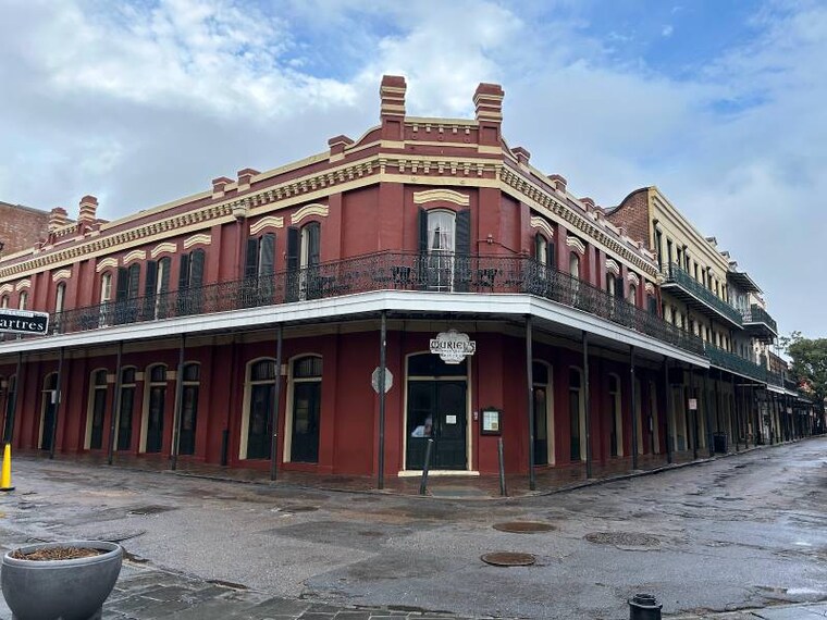 New_Orleans_Muriels_Jackson_Square_4