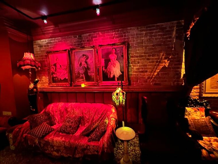 New_Orleans_Muriels_Jackson_Square_6