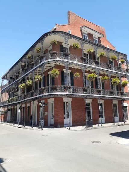 New_Orleans_Royal_Street_9