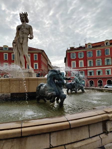Nice_Fontaine_du_Soleil_6