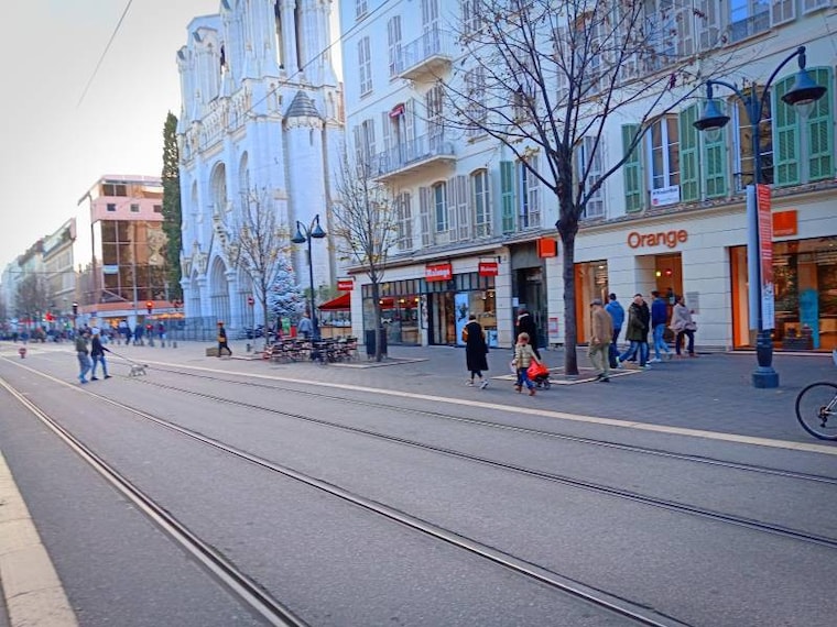 Nice_Avenue_Jean_Medecin_1