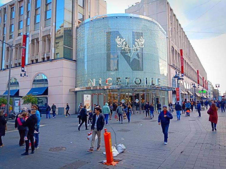 Nice_Avenue_Jean_Medecin_4