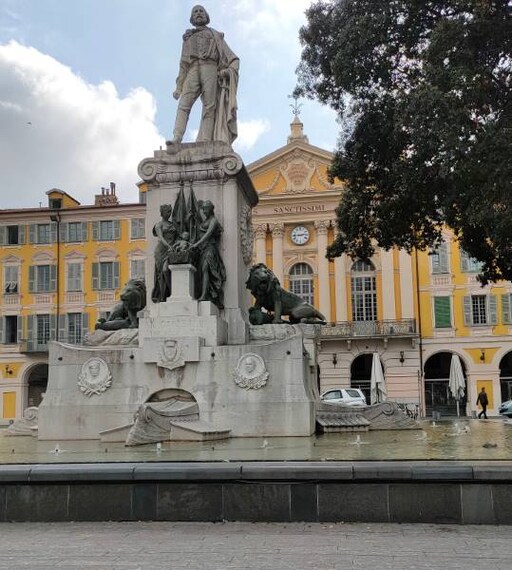 Nice_Place_Garibaldi_2