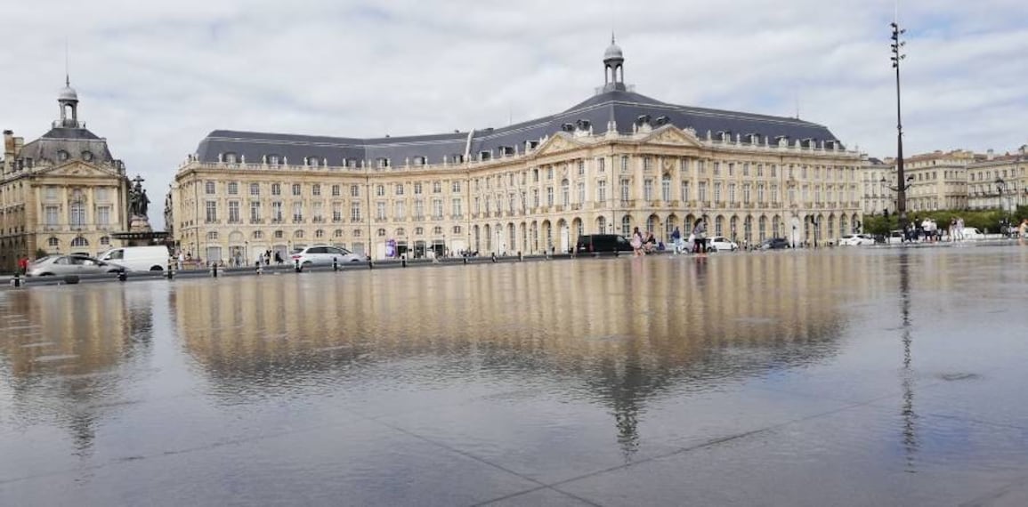 Nice_Water_Mirror_Bordeaux_1