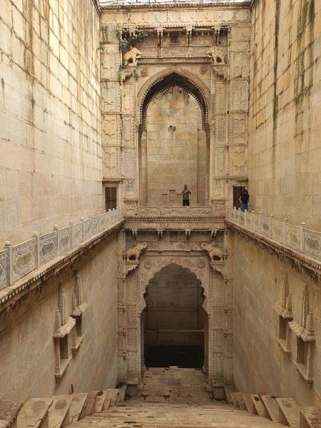 Kota_Raniji_ki_Baoli_1