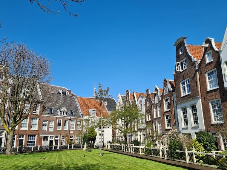 Amsterdam_Begijnhof_1