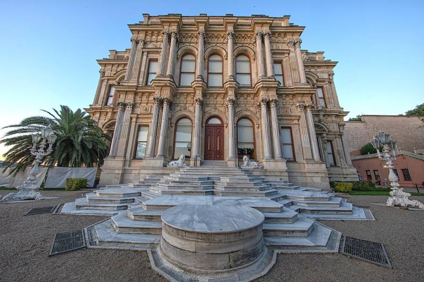 Istanbul_Beylerbeyi_Palace_2