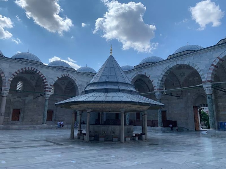 Istanbul_Fatih_Mosque_4
