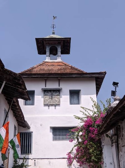 Kochi_Jewish_Synagogue_1