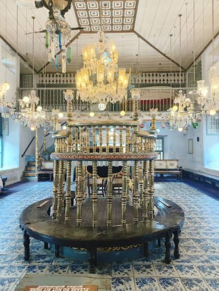 Kochi_Jewish_Synagogue_2