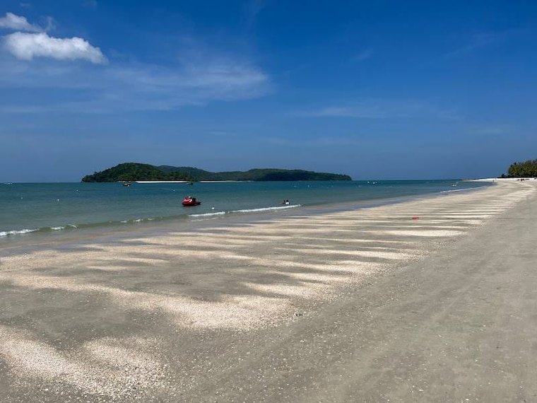 Langkawi_Cenang_Beach_2