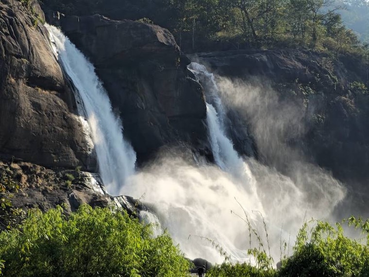 Thrissur_Athirapally_Waterfalls_6