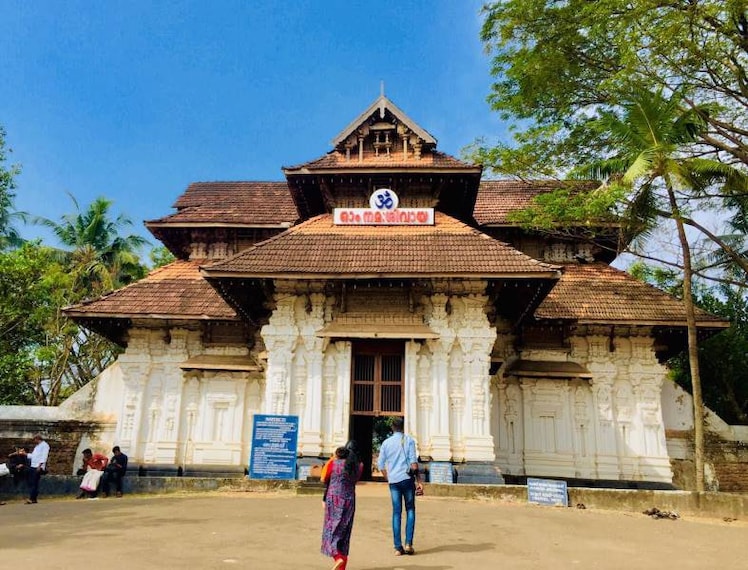 Thrissur_Vadakkumnathan_Temple_3