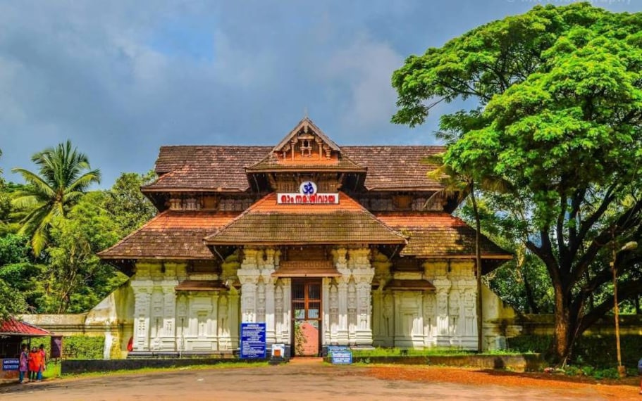 Thrissur_Vadakkumnathan_Temple_7
