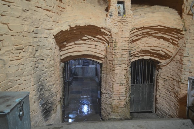 Sri_Govinda_Bhagavatpada_Cave_2