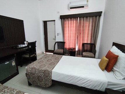 Hotel MPT Temple View, Omkareswar